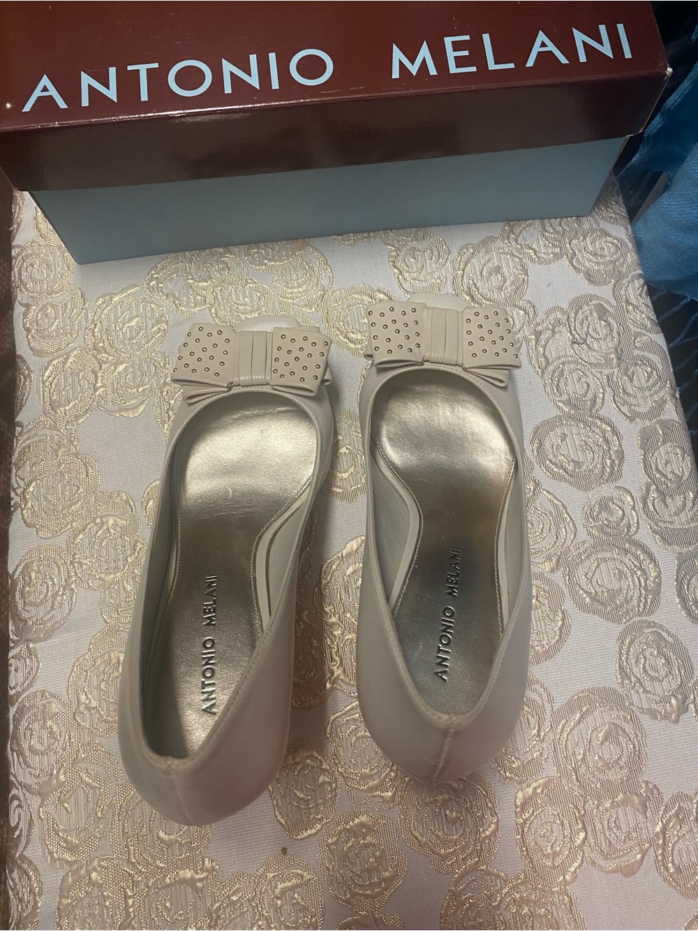 ANTONIO MELANI Cream Bow Heels
